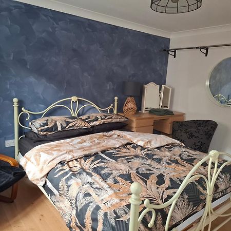 Driftmark Beachfront Location Aberavon Beach Sea Views Large Driveway Parking Private Site Fibre Optic Wi Fi Порт-Толбот Экстерьер фото