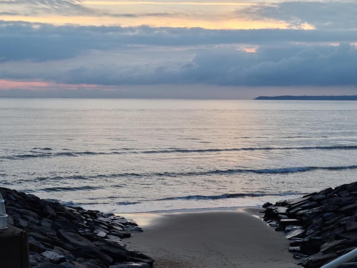 Driftmark Beachfront Location Aberavon Beach Sea Views Large Driveway Parking Private Site Fibre Optic Wi Fi Порт-Толбот Экстерьер фото